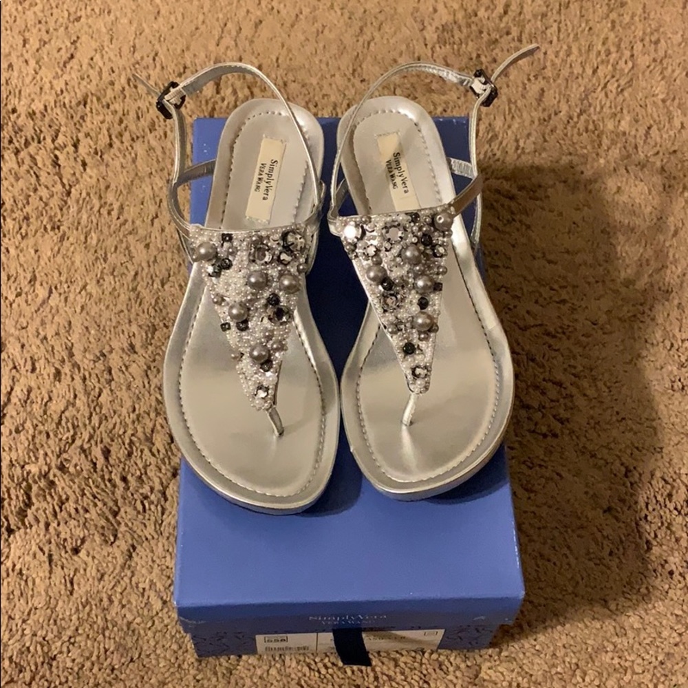 NEVER WORN Simply Vera Vera Wang Sandals